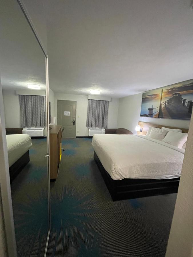 Days By Wyndham Motel